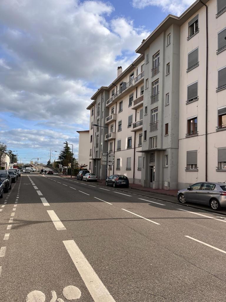Le Pressense 2 Vénissieux Exterior foto